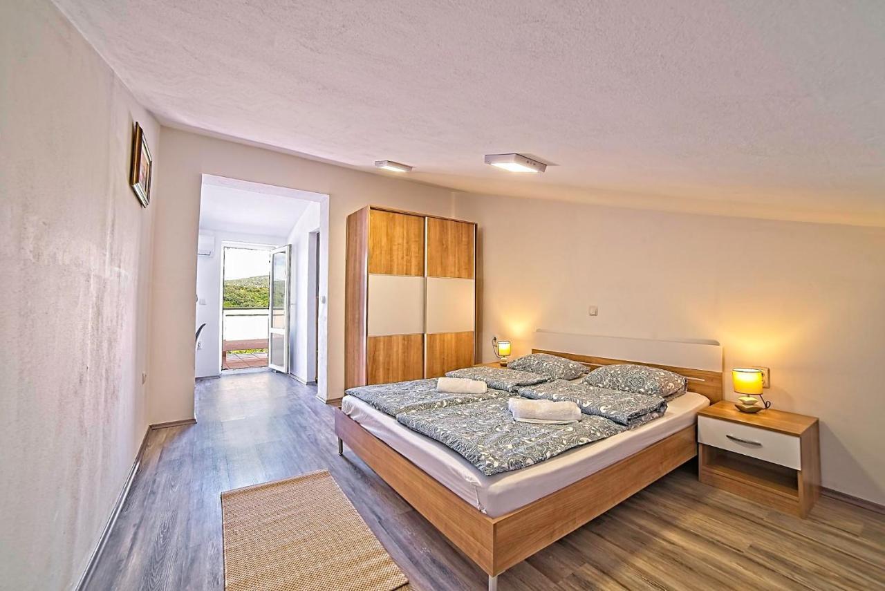 קמפור Holiday House Rab מראה חיצוני תמונה